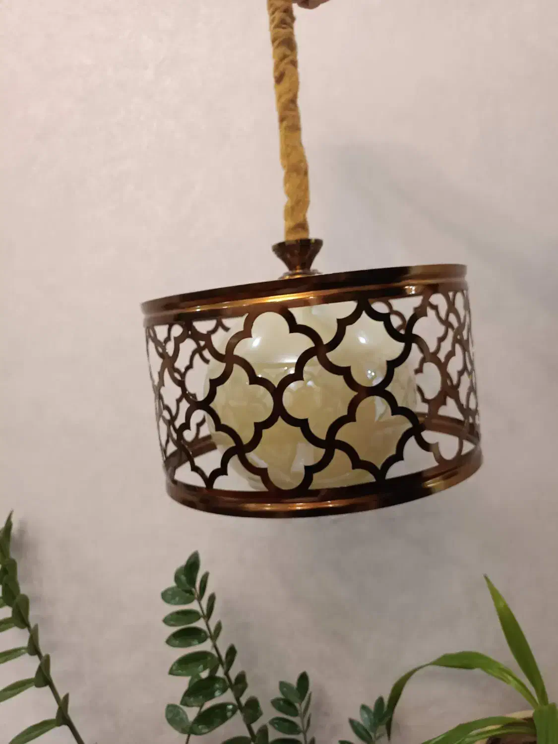 لوستر ۳ شعله و اتاقی و دیوارکوب|لوستر و چراغ آویز|شیراز, ارم|دیوار