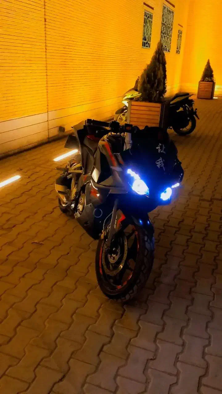 rs200|موتورسیکلت|اصفهان, گرکان|دیوار