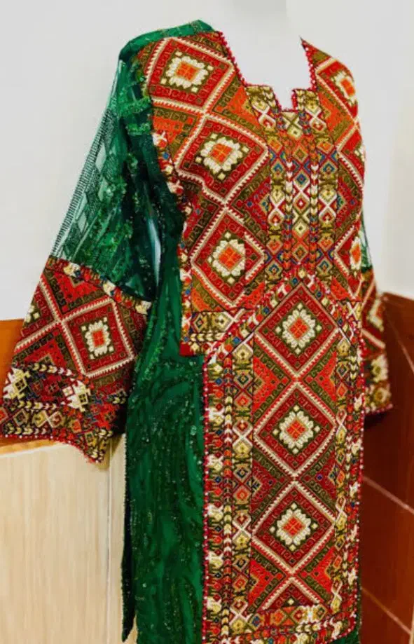 خیاطی زنانه و کریشی شیک مجلسی پذیرفته می شود|لباس|ایرانشهر, |دیوار