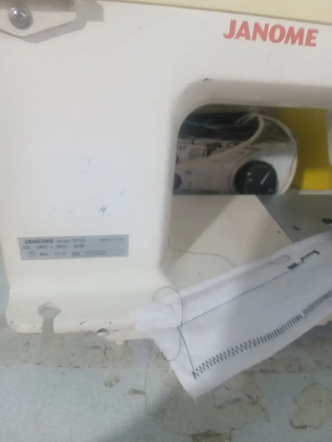 چرخ خیاطی ژانومه درحدنو|چرخ خیاطی و ریسندگی|گنبد کاووس, |دیوار