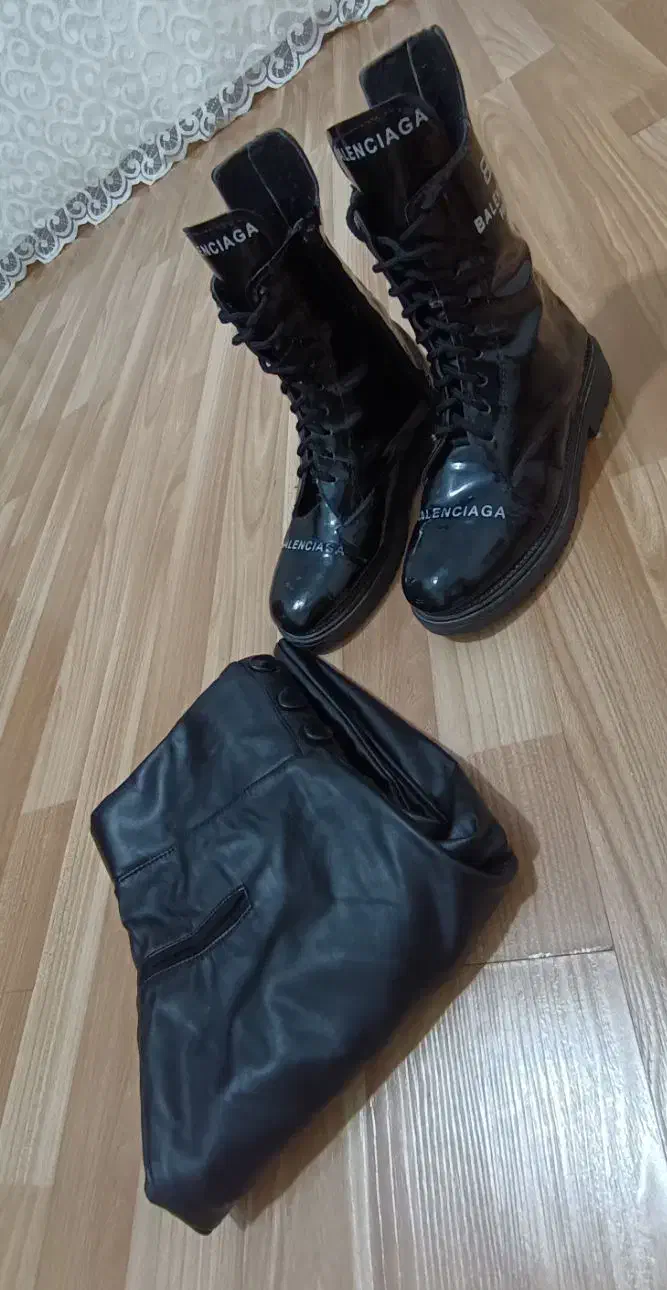 حراج|کیف، کفش، کمربند|بومهن, |دیوار