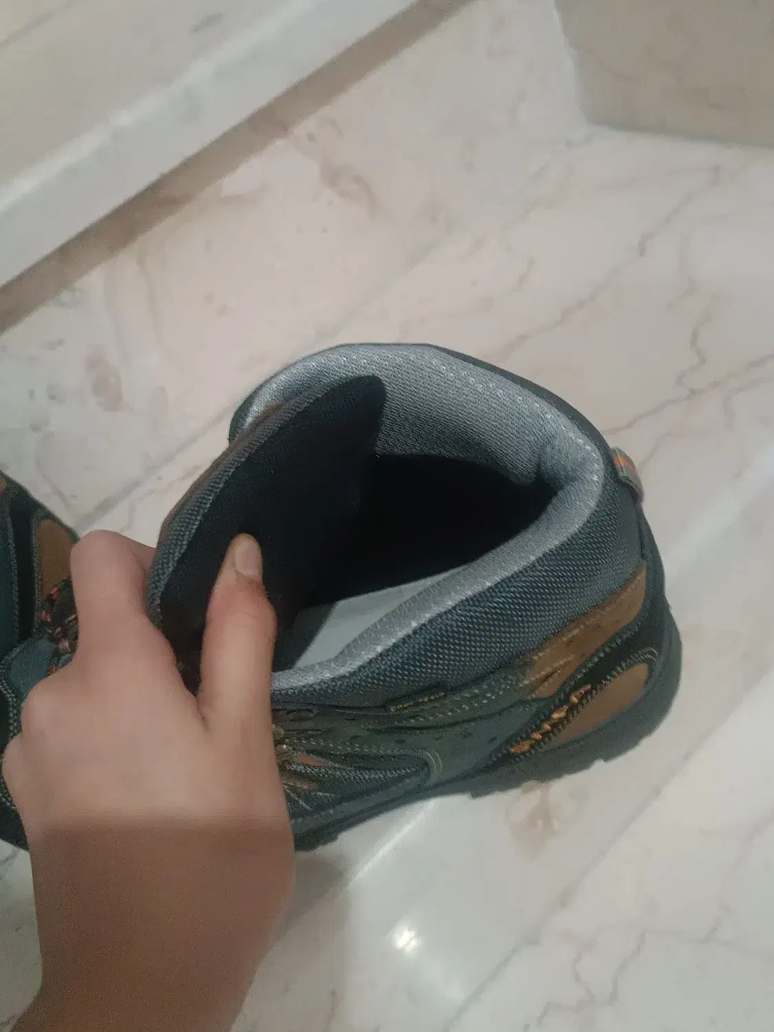 پوت کوهنوردی|کیف، کفش، کمربند|قم, شهرک قدس|دیوار