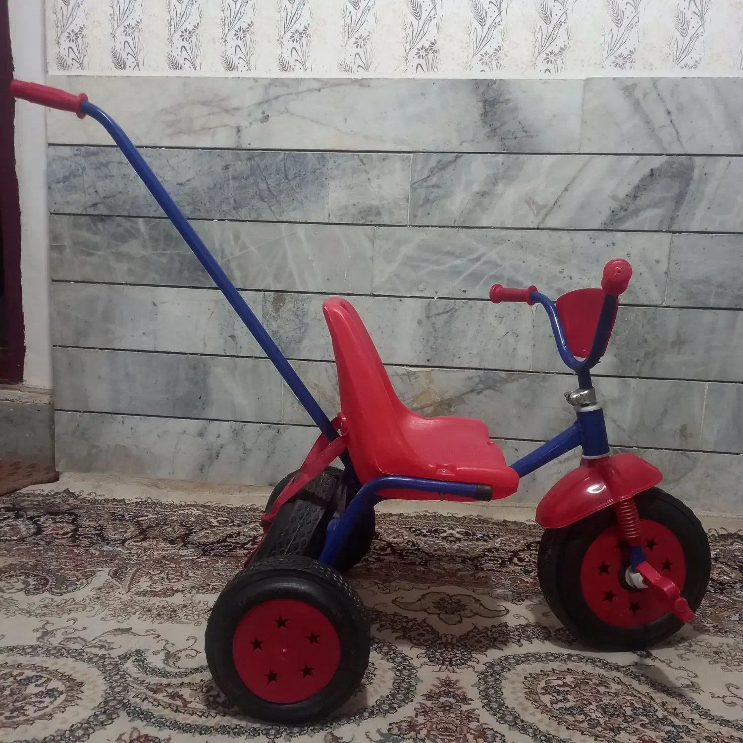 سه چرخه کودک|اسباب‌‌بازی|قائن, |دیوار