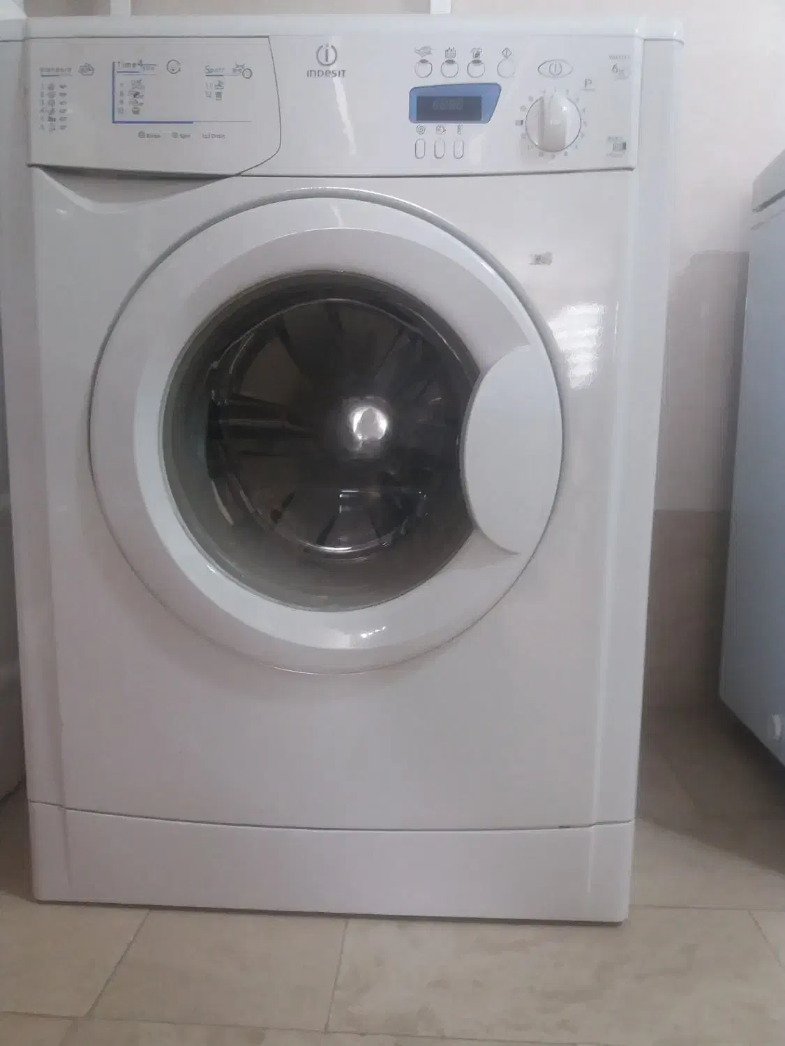 ماشین لباسشویی ۶ کیلویی|ماشین لباسشویی و خشک‌کن لباس|محمدشهر, جعفرآباد|دیوار