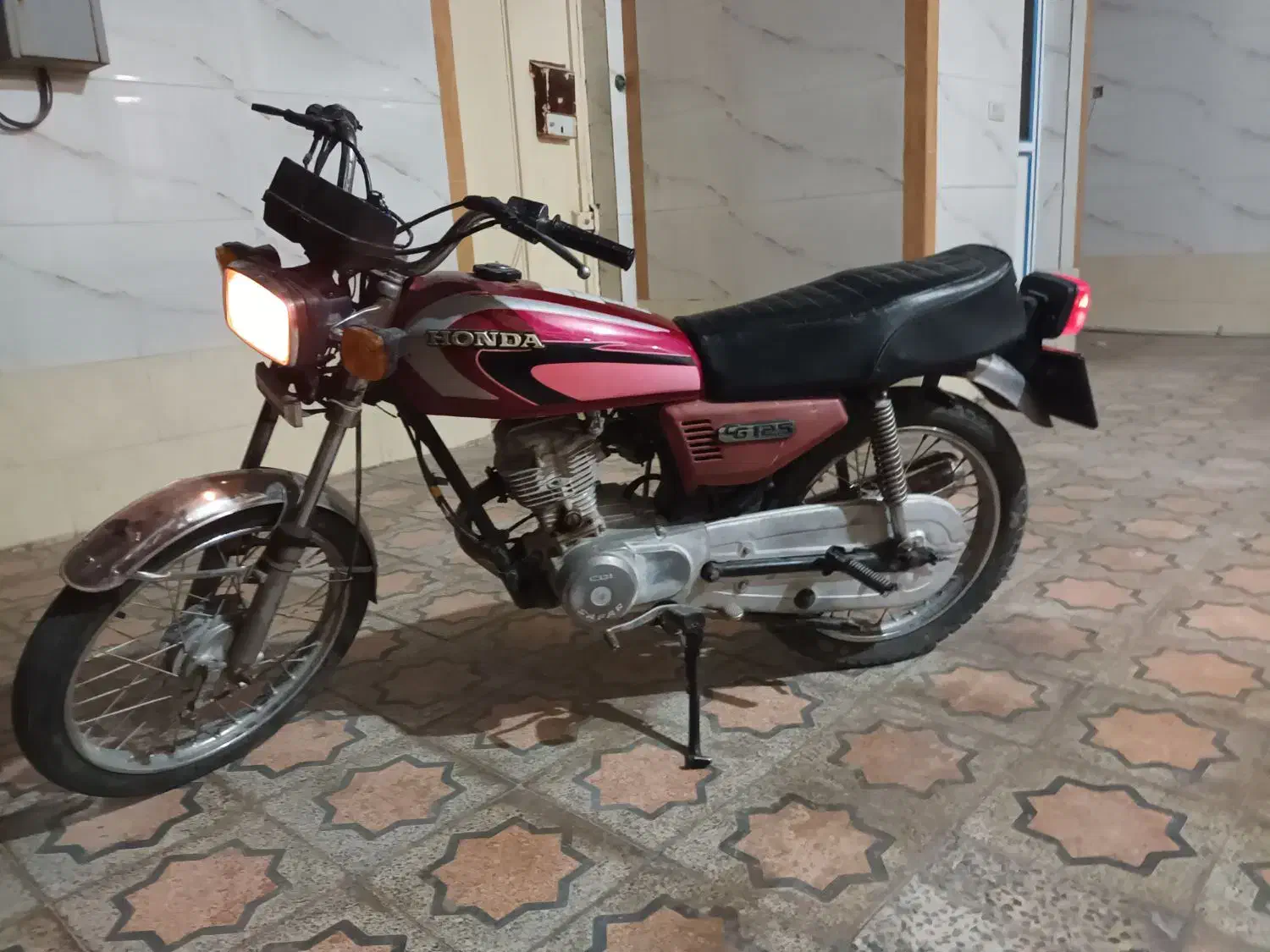 موتور ۱۲۵|موتورسیکلت|مرودشت, نقش رستم|دیوار