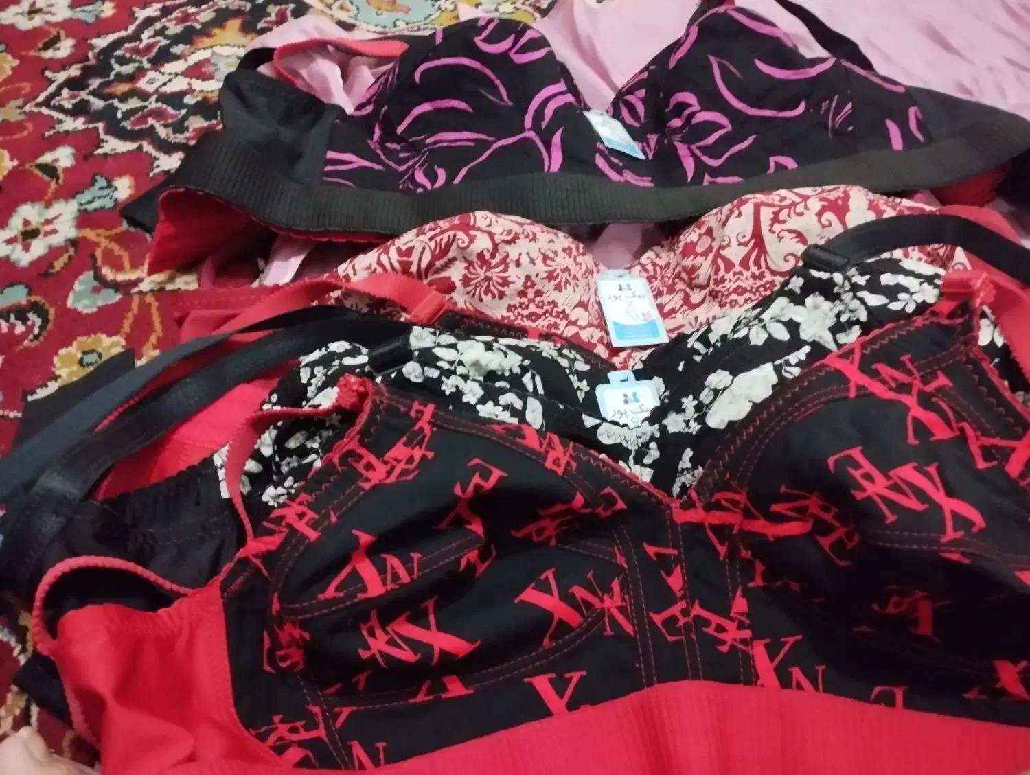 سوتین|لباس|یزد, |دیوار