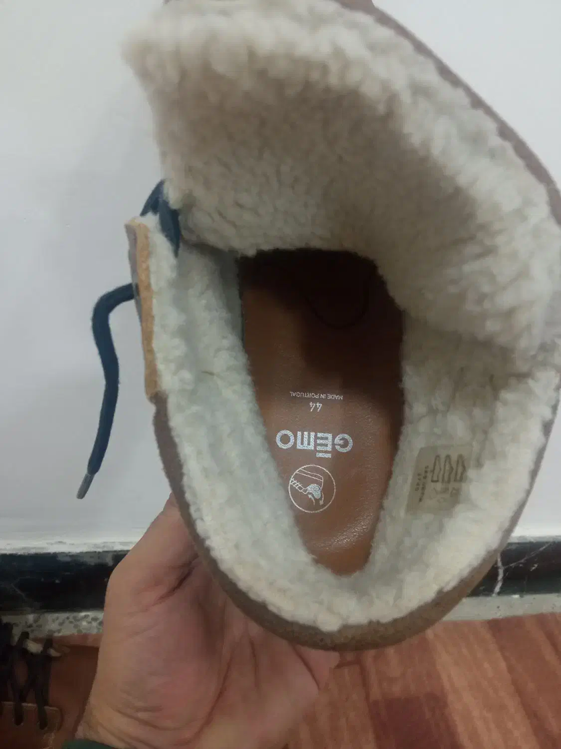 پوتین|کیف، کفش، کمربند|سروآباد, |دیوار