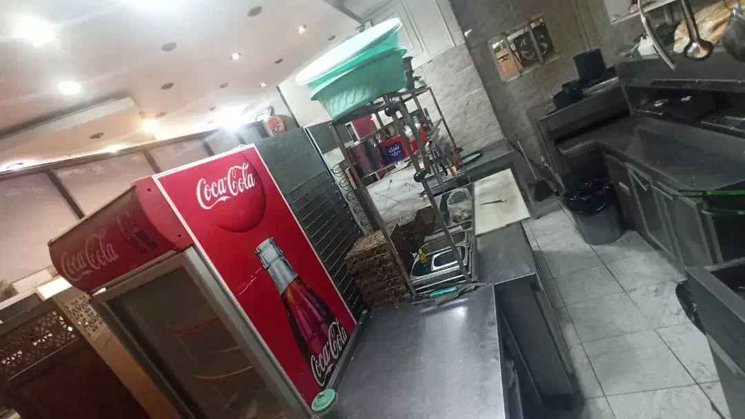 واگذاری فست فود درحال کار با مشتری چهارباغ پایین|اجارهٔ مغازه و غرفه|اصفهان, تیران|دیوار