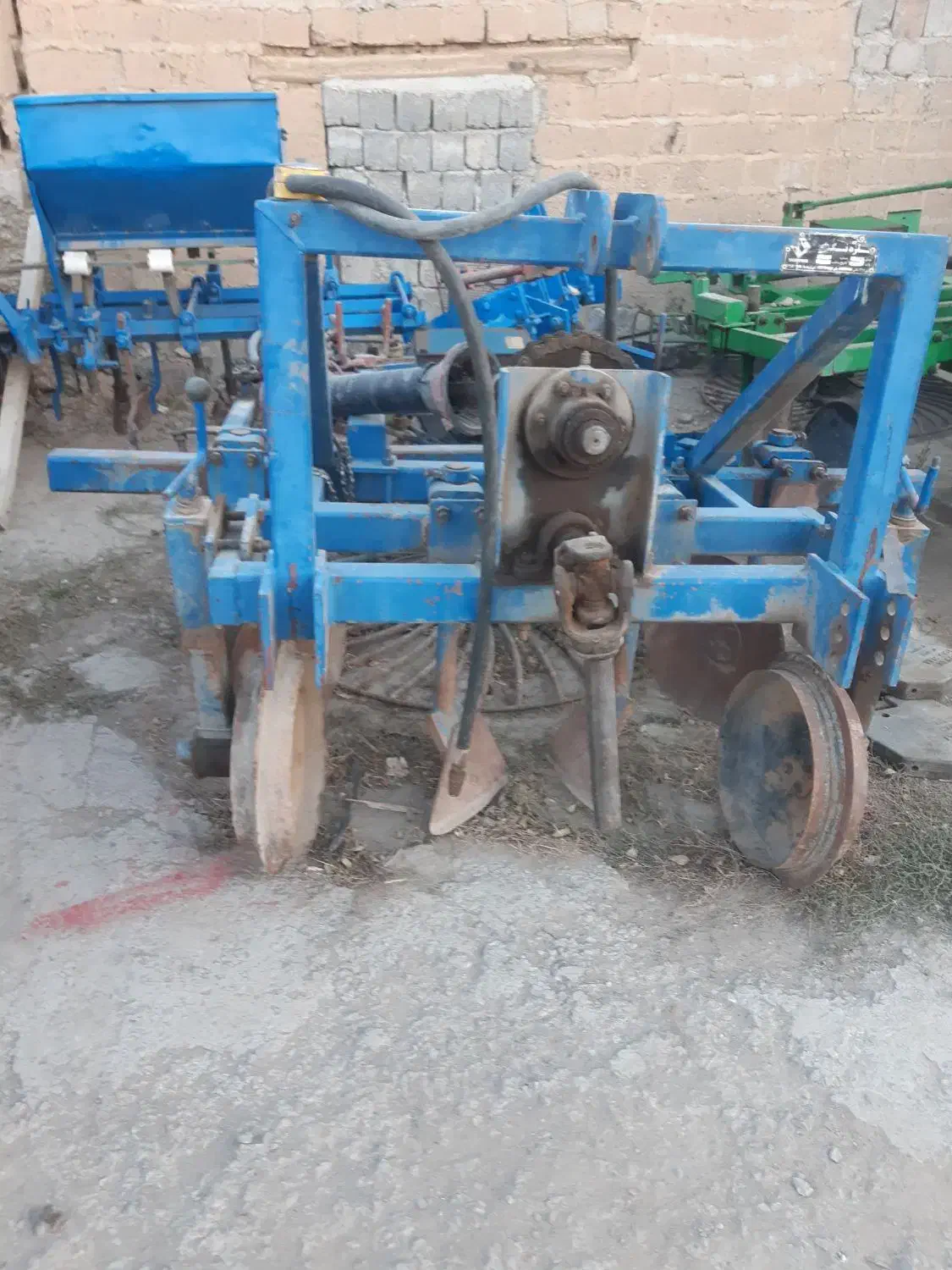 چغندرکن، و،سرزن،برگ زن|قطعات یدکی و لوازم جانبی|مهاباد (آذربایجان غربی), |دیوار