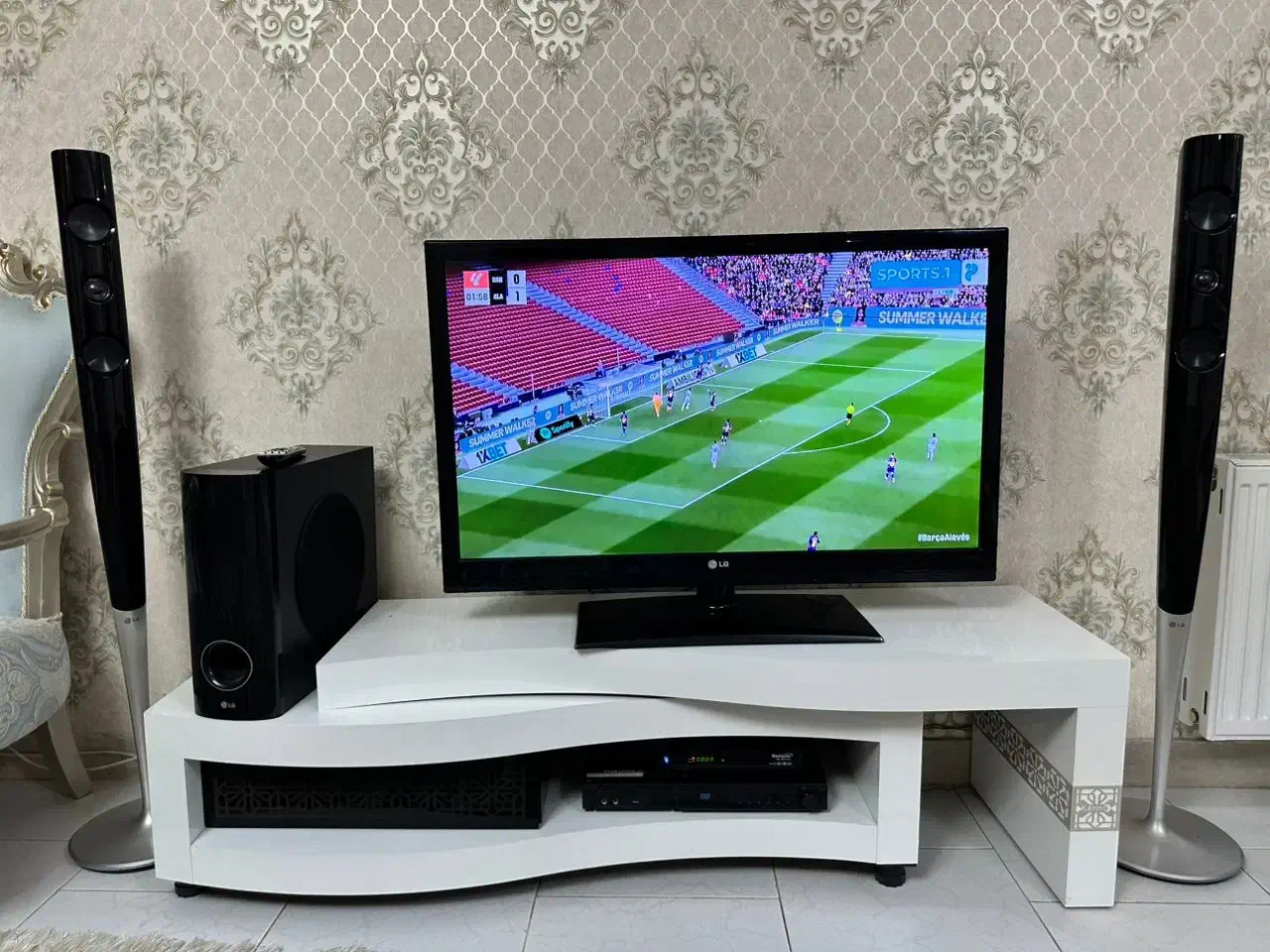 تلویزیون 42 اینچ LG \ سینما خانواده و 2 عدد باند|تلویزیون و پروژکتور|کرج, گلشهر|دیوار