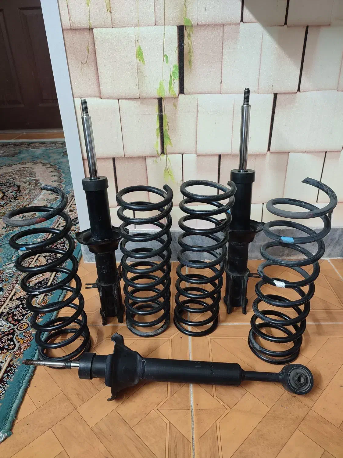 فنر و کمک فنر پراید ۱۳۱ و صبا|قطعات یدکی و لوازم جانبی|محمدشهر, همایون ویلا|دیوار