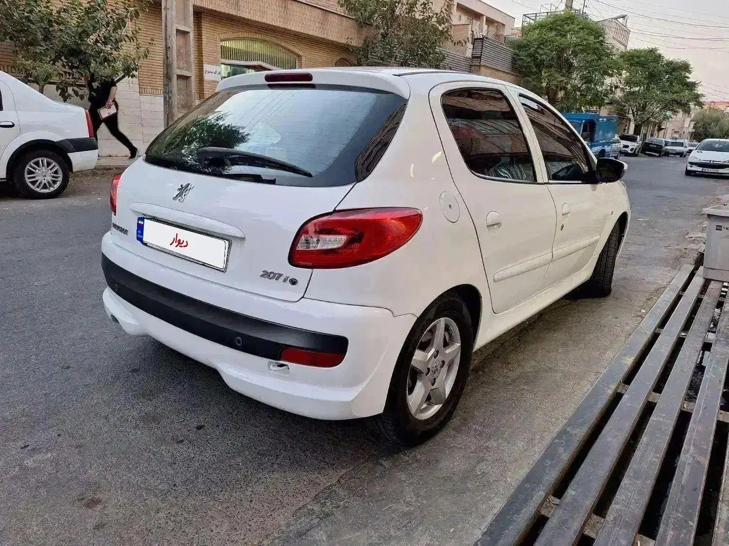 ۲۰۷ مدل۹۶|خودرو سواری و وانت|قم, شاه ابراهیم|دیوار