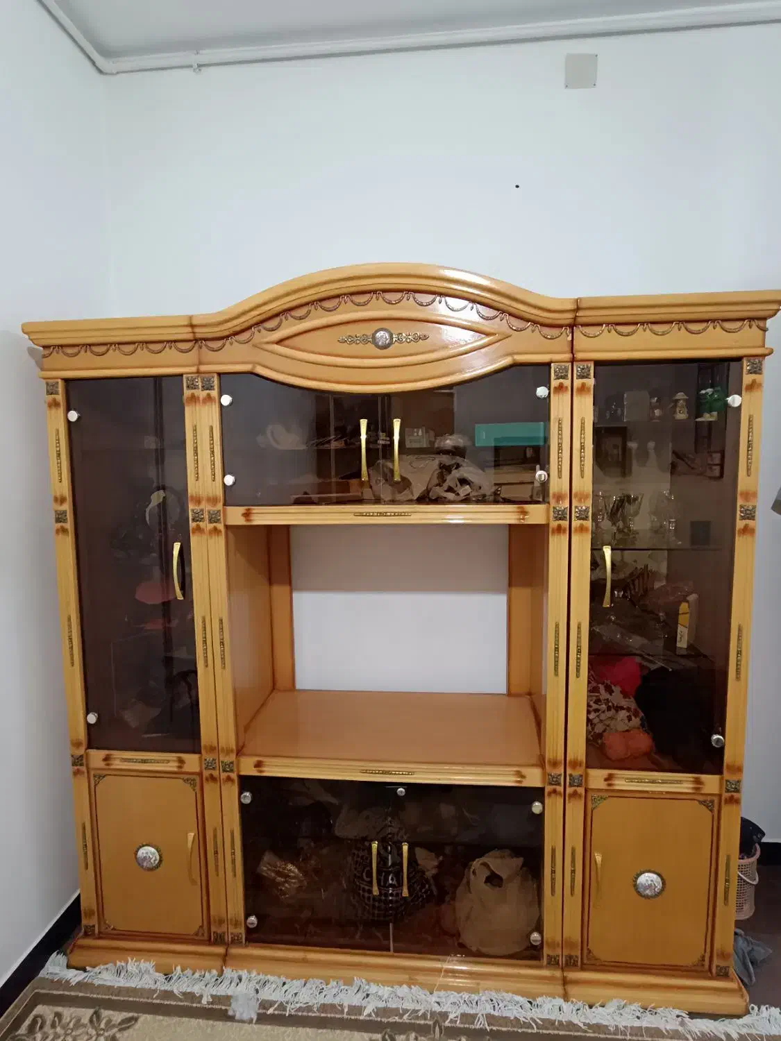 ویترین سه تکه با چوب راش مبلغ ۱۸/۵۰۰|بوفه، ویترین، کنسول|شیراز, مسلم|دیوار