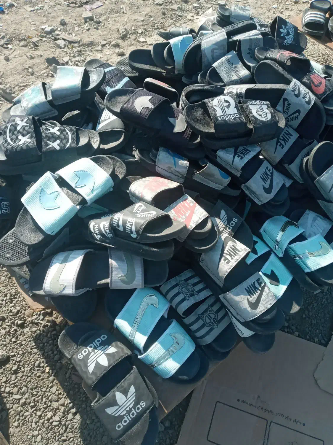 دمپایی پی یو|کیف، کفش، کمربند|چاه مبارک, |دیوار