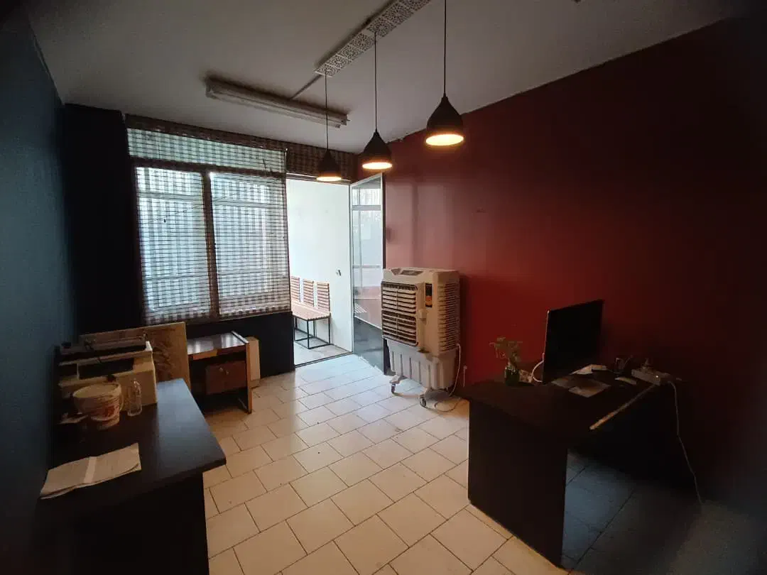 واگذاری اتاق جهت همکاری در امور هنری و تولید محتوا|اجارهٔ کوتاهمدت دفتر کار و فضای آموزشی|تهران, فلسطین (میدان انقلاب)|دیوار