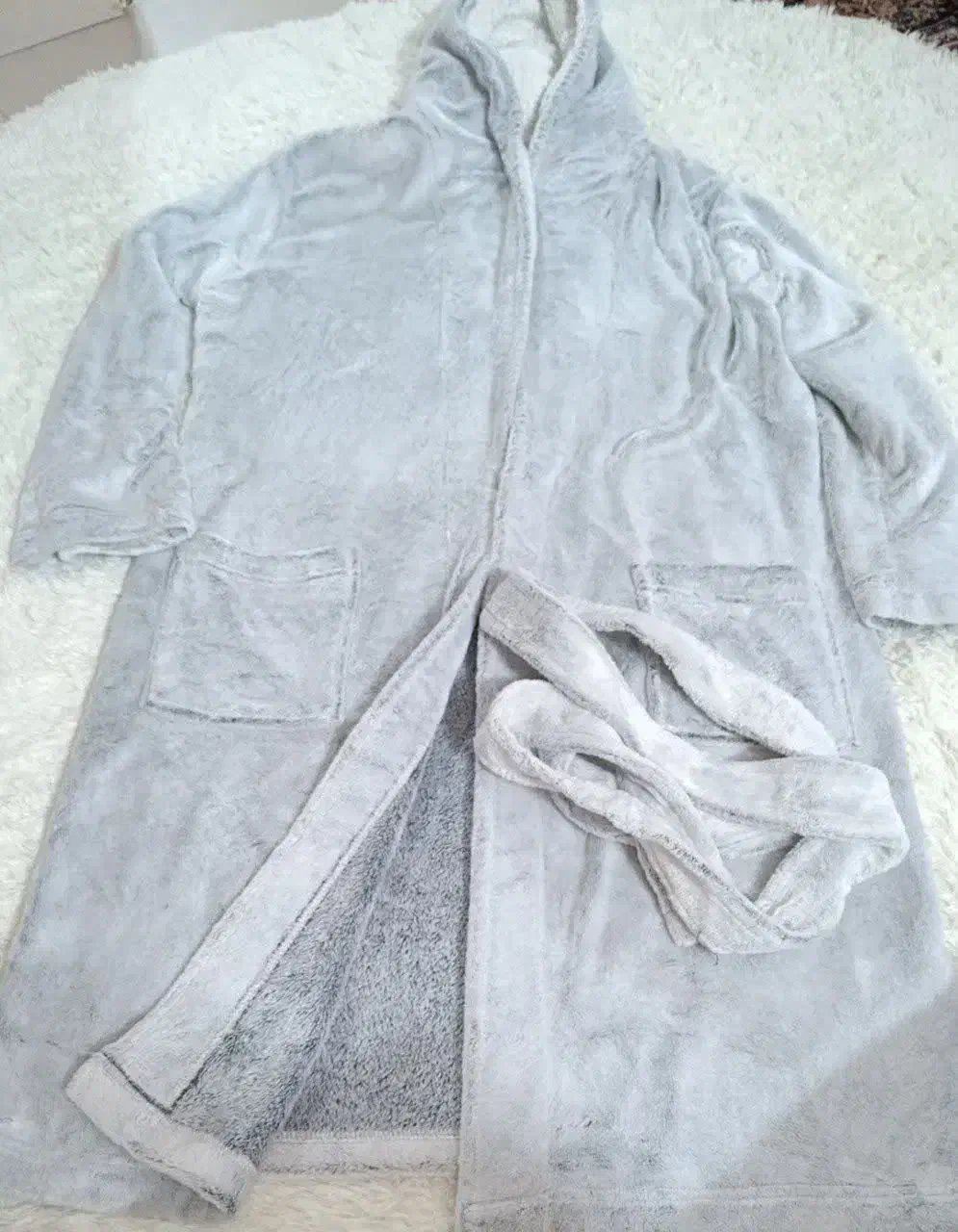 تن پوش خارجی|لباس|رشت, گلسار|دیوار