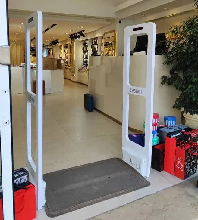 خریدوفروش +گیت دزدگیر+نوکارکرده پوشاک مزون تگ|حراج|شهرکرد, |دیوار