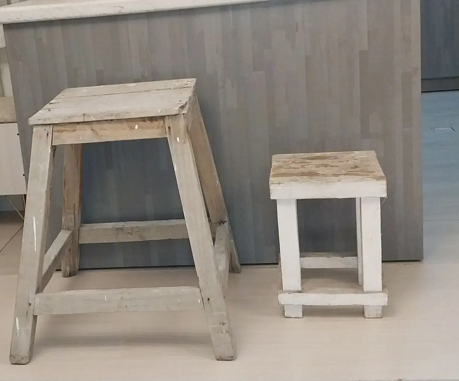 میزچرخ خیاطی ۲چهارپایه میزعسلی قدیمی محکم چوب گردو|مبلمان خانگی و میز عسلی|مشهد, فلسطین|دیوار