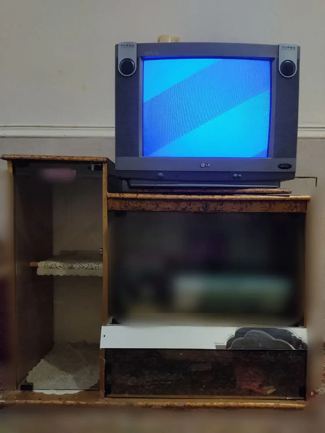 تلویزیون قدیمی LG مدل turbo 21in|تلویزیون و پروژکتور|لامرد, |دیوار
