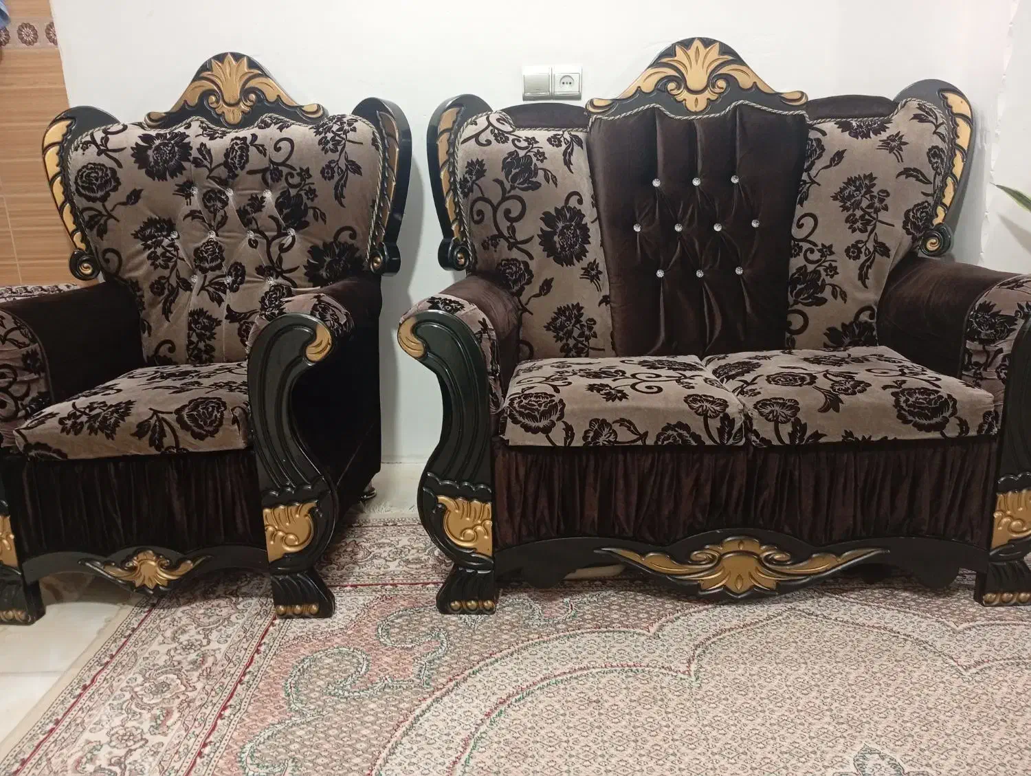 مبل 7نفره سالم بامیزتی وی قیمت 5000000میلیون تومان|مبلمان خانگی و میز عسلی|بابکان, |دیوار