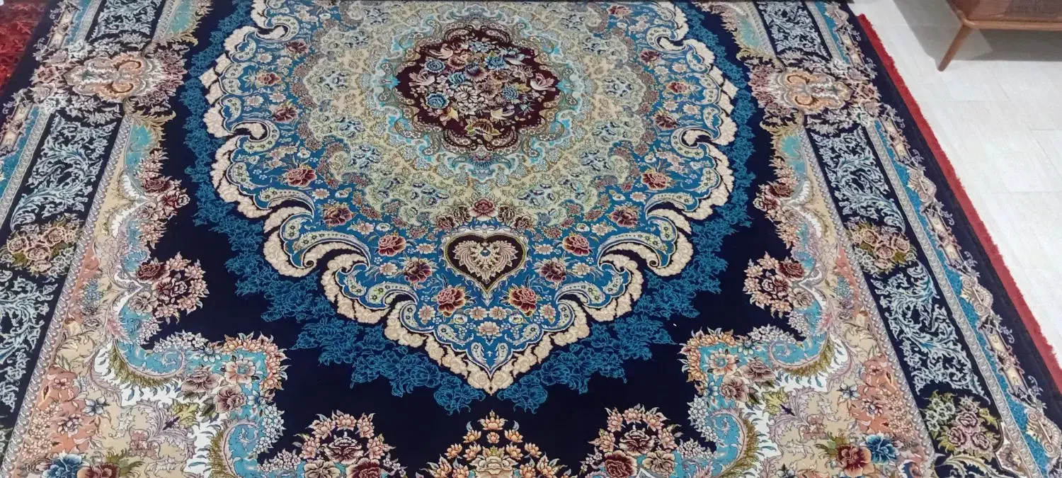 فرش 12 متری بسیار نو وسالم|فرش|رشت, کوی مهر|دیوار