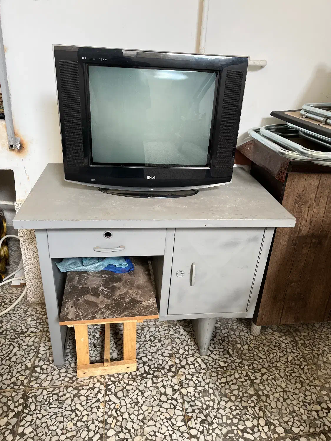 میز فلزی|میز تحریر و کامپیوتر|لنگرود, |دیوار