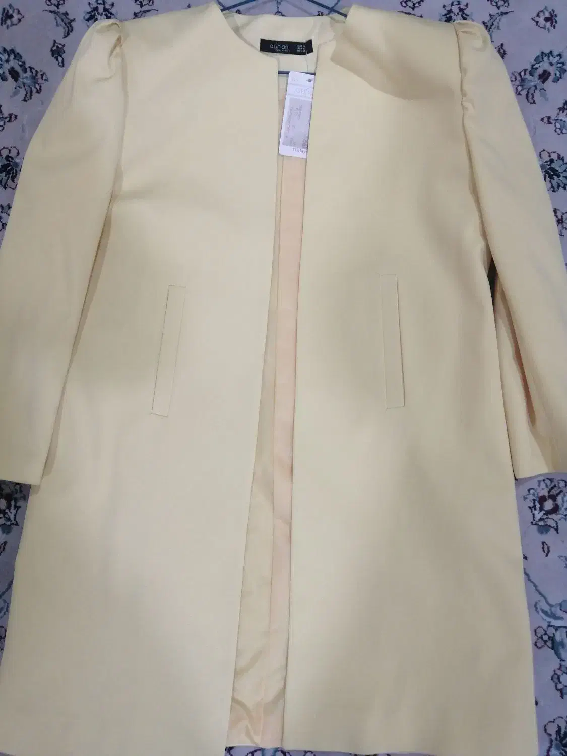 پوشاک|لباس|اهواز, گلستان|دیوار