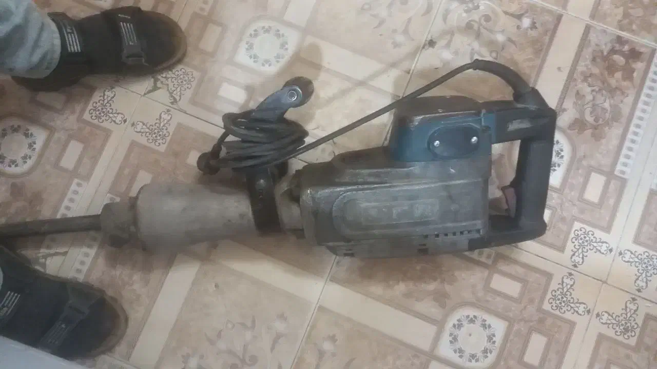 چکش تخریب|ماشین‌آلات صنعتی|فامنین, |دیوار