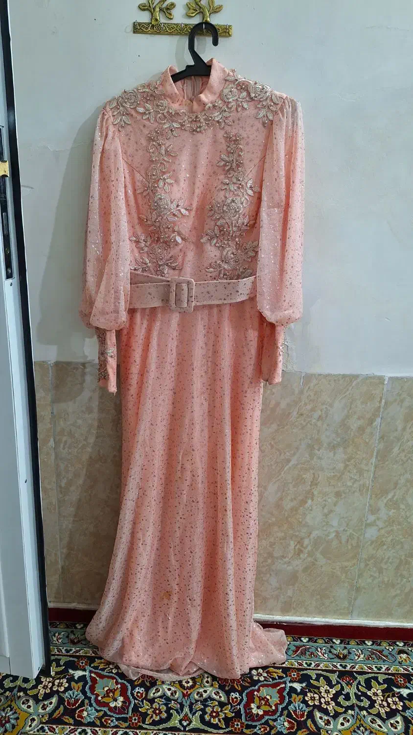 لباس مجلسی|لباس|سبزوار, طبرسی (جعفرآباد)|دیوار