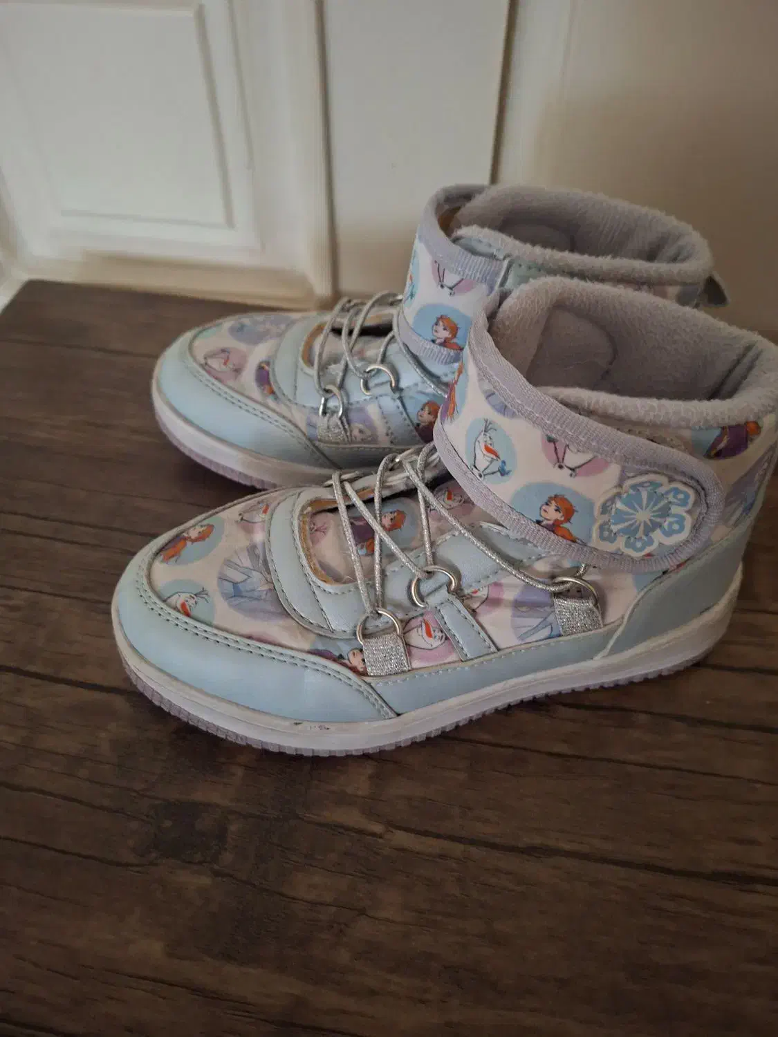 نیم بوت دخترانه|کفش و لباس بچه|تهران, شهران شمالی|دیوار