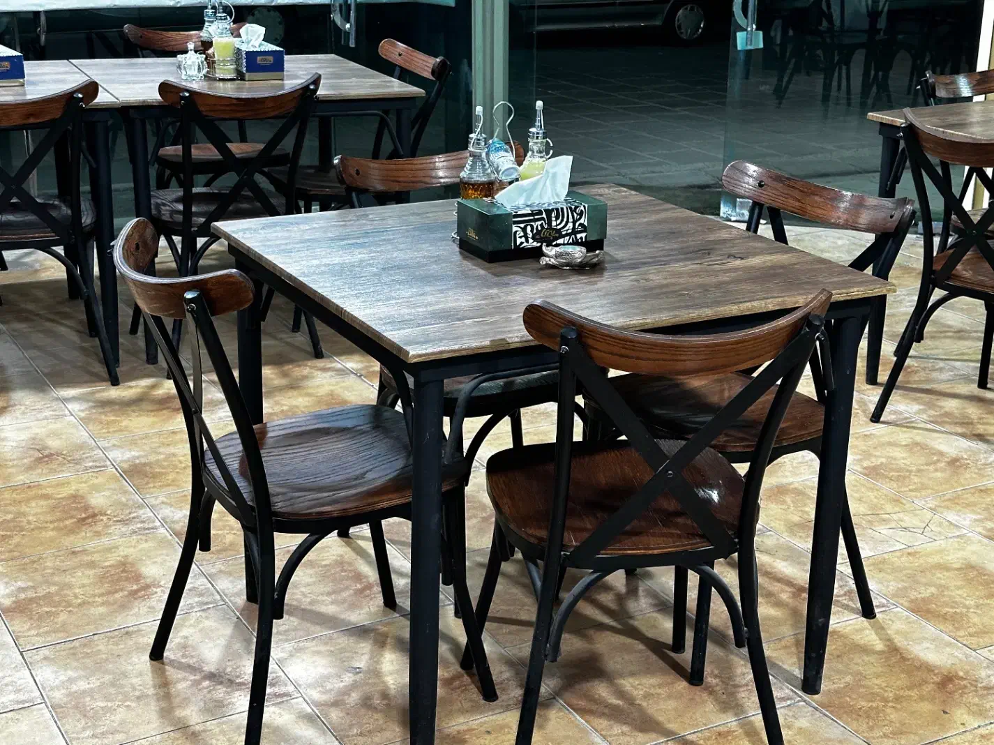 میز صندلی کافه رستوران|کافی‌شاپ و رستوران|هشتگرد, شهرک ریحانه|دیوار