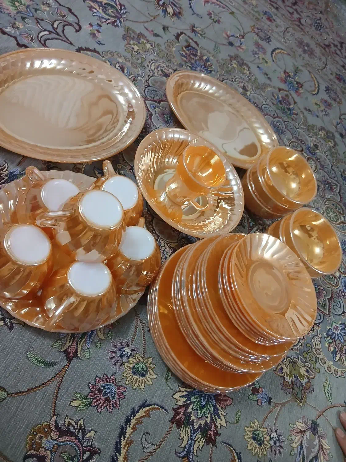 ظرف‌‌ قدیمی ۴۱ پارچه|کلکسیون اشیاء عتیقه|اقبالیه, |دیوار