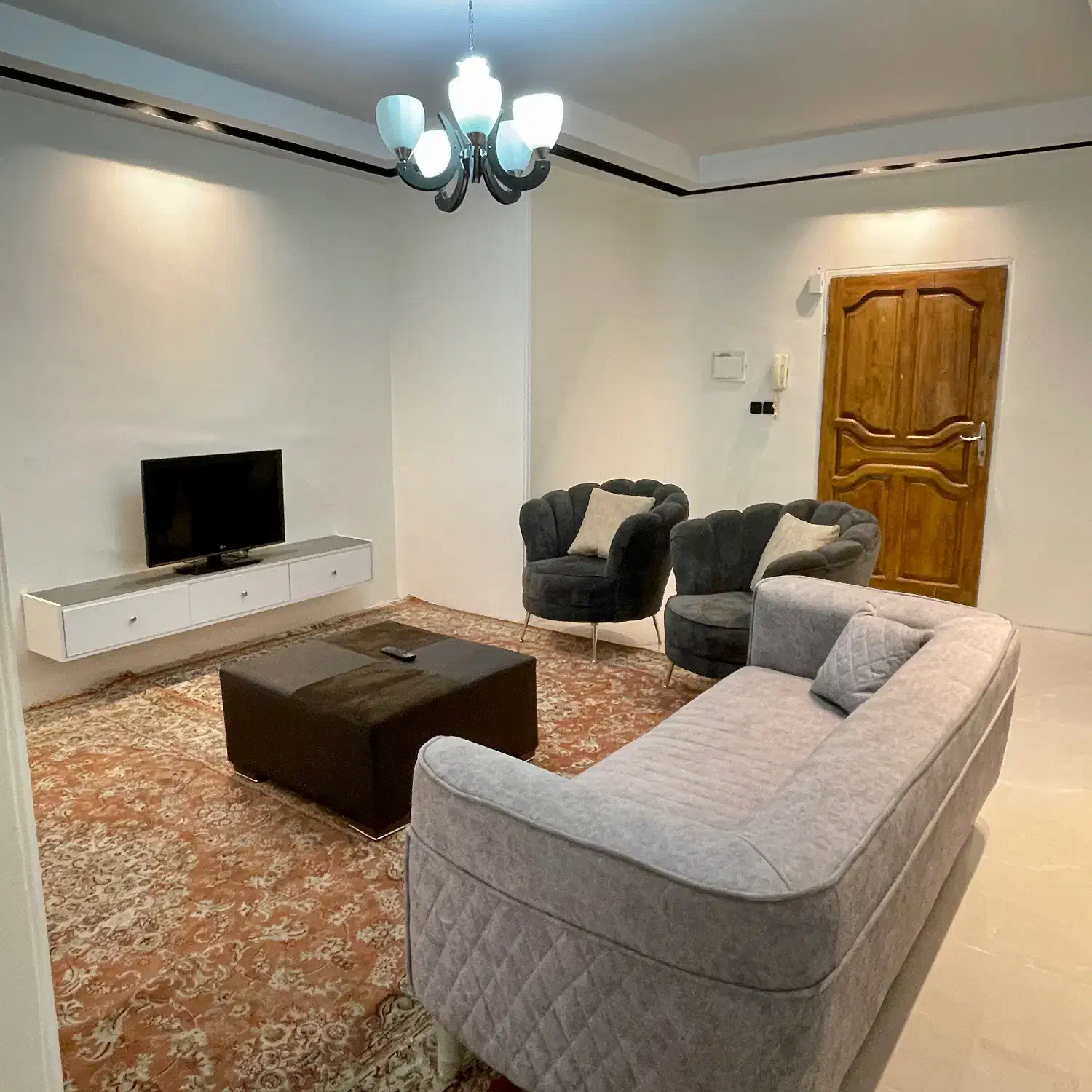 آپارتمان مبله یکخواب نورگیر عالی فقط اجاره ماهیانه