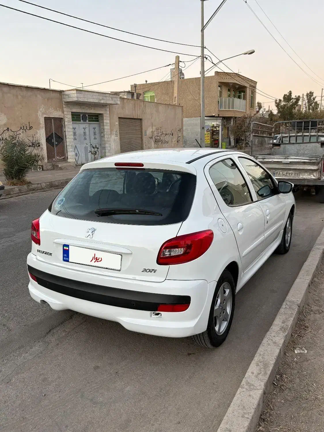 207 اتومات 1403|خودرو سواری و وانت|بادرود, |دیوار