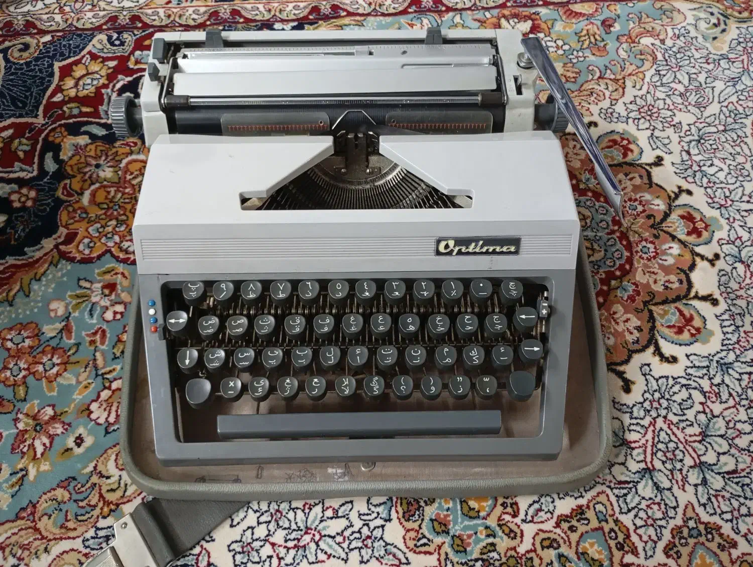 دستگاه تایپ قدیمی|کلکسیون اشیاء عتیقه|مشهد, کارمندان دوم|دیوار