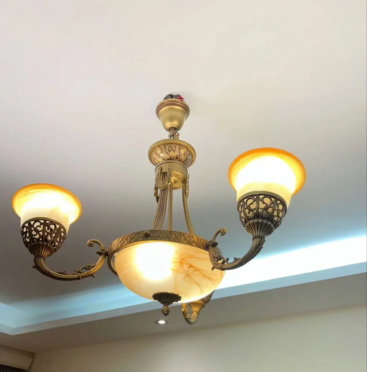 لوستر|لوستر و چراغ آویز|اندیشه, اندیشه فاز ۳|دیوار