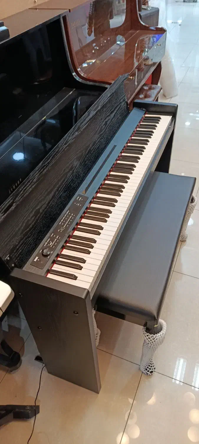 پیانو کرگ lp 380|پیانو، کیبورد، آکاردئون|تبریز, |دیوار