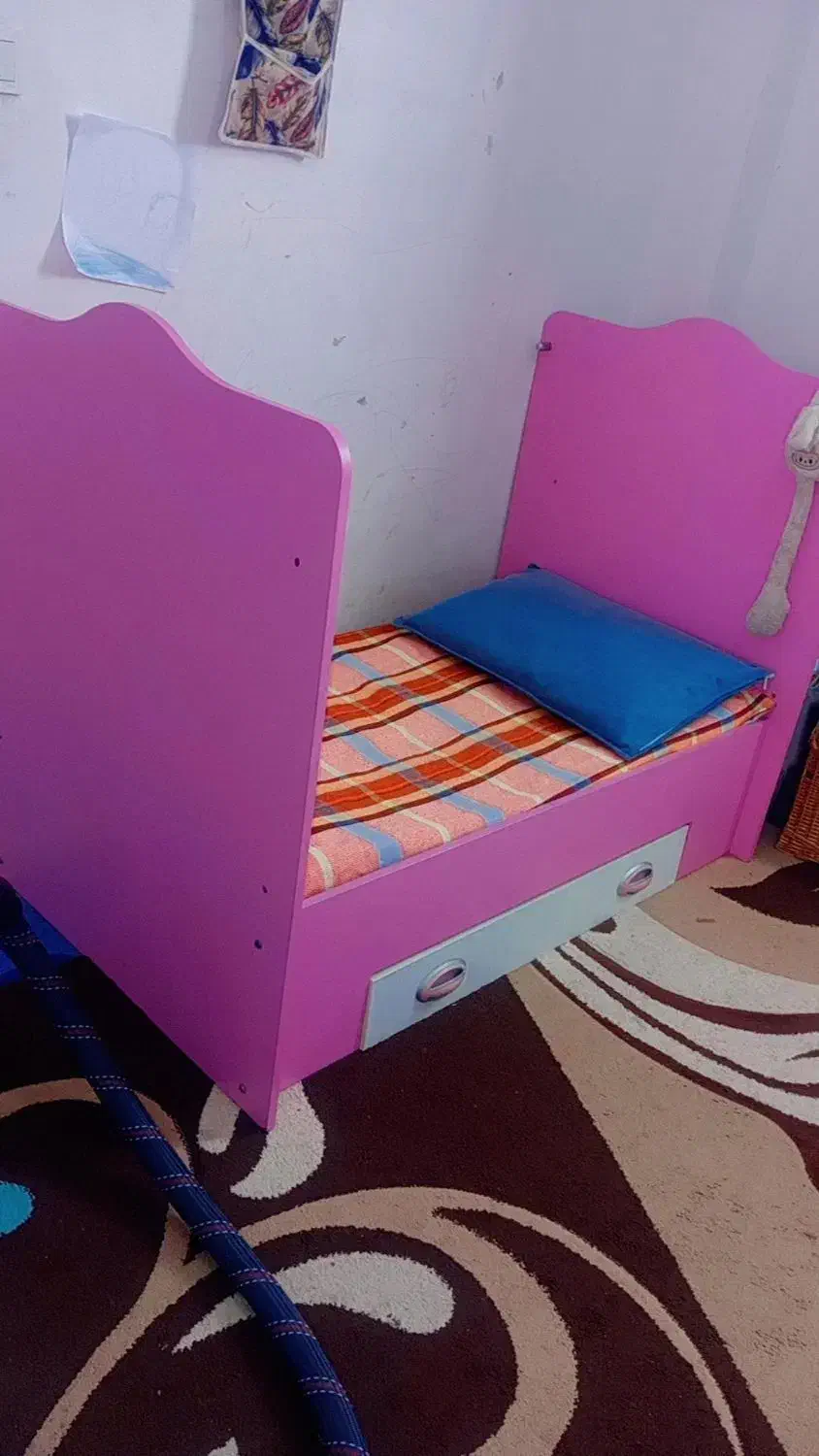 دو تخت همراه تشک|تخت و سرویس خواب|آزادشهر, |دیوار