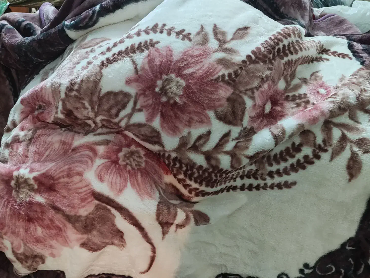 پتوی چندلایه،دو رو دونفره،فوق زخیم.سنگین|رختخواب، بالش، پتو|بجنورد, |دیوار
