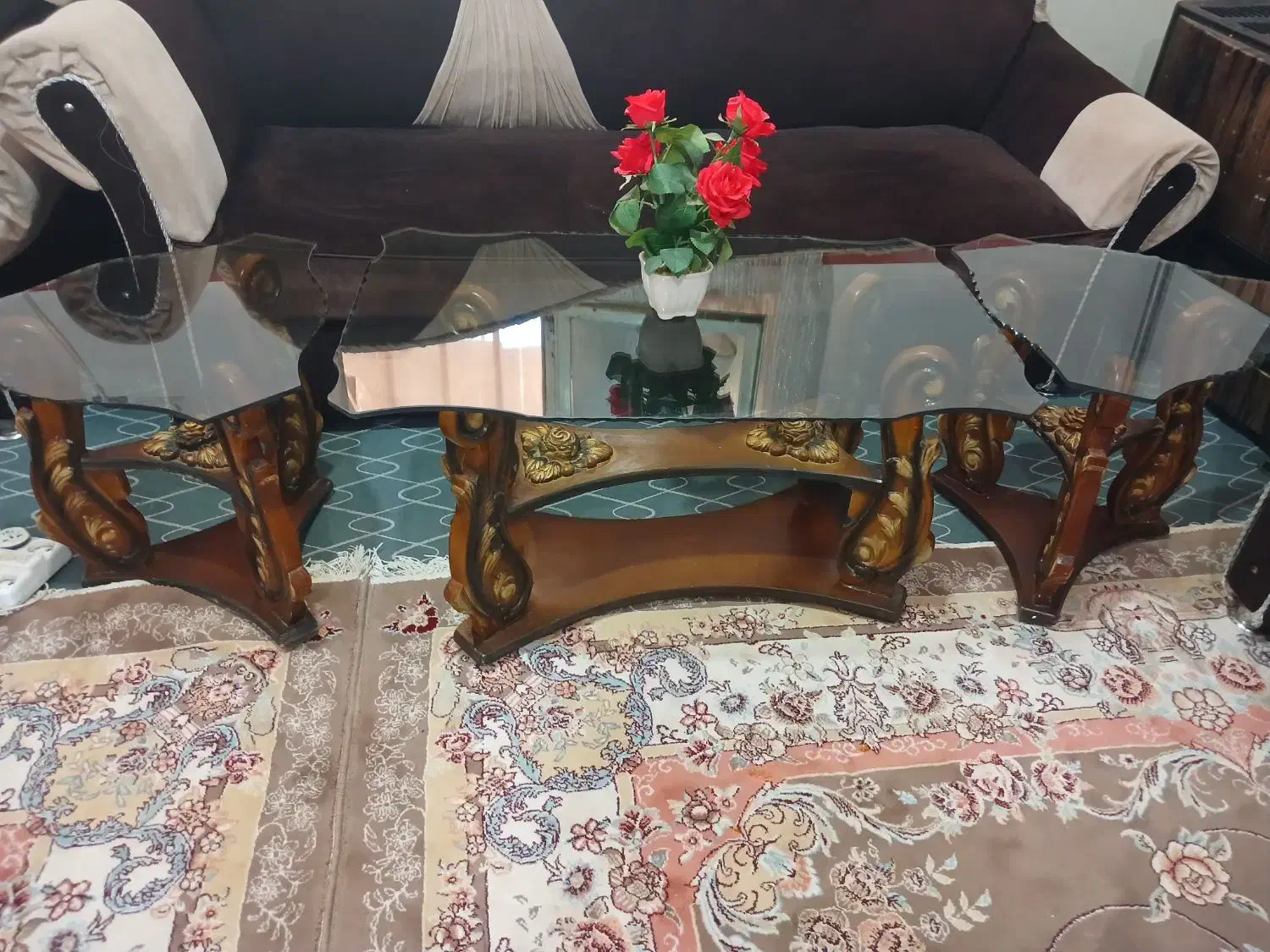 جلومبلی|مبلمان خانگی و میز عسلی|میانه, |دیوار