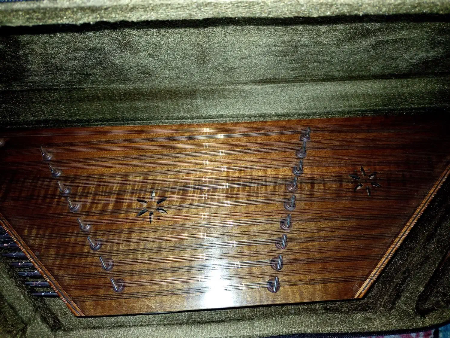 سنتور نو|سازهای سنتی|سقز, |دیوار