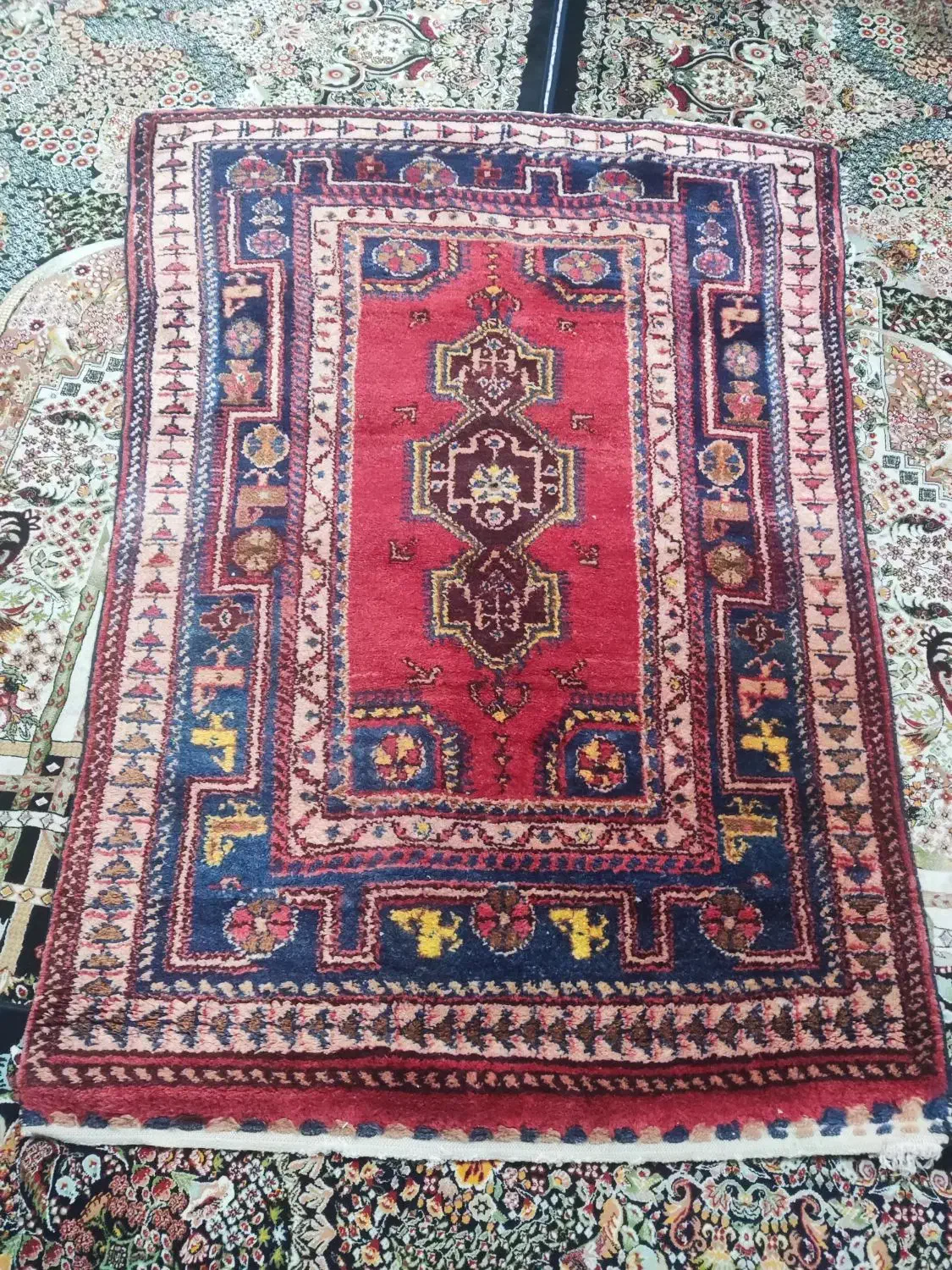 قالیچه دستباف قدیمی|فرش|خرم‌آباد, |دیوار