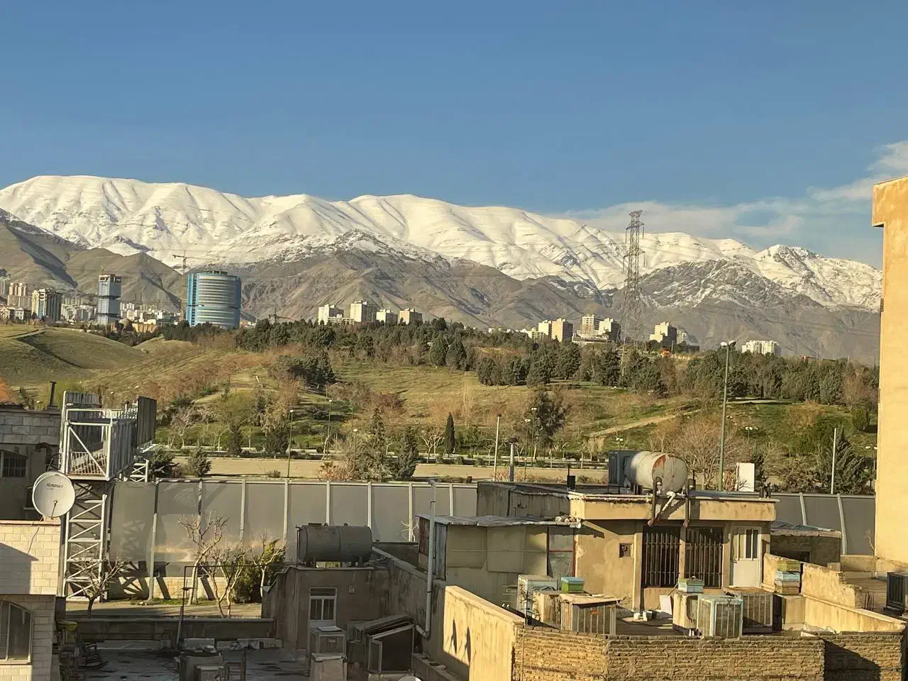 شمال مرزداران/۱۹۰متر موقعیت اداری|اجارهٔ دفتر کار، اتاق اداری، مطب|تهران, پردیسان|دیوار