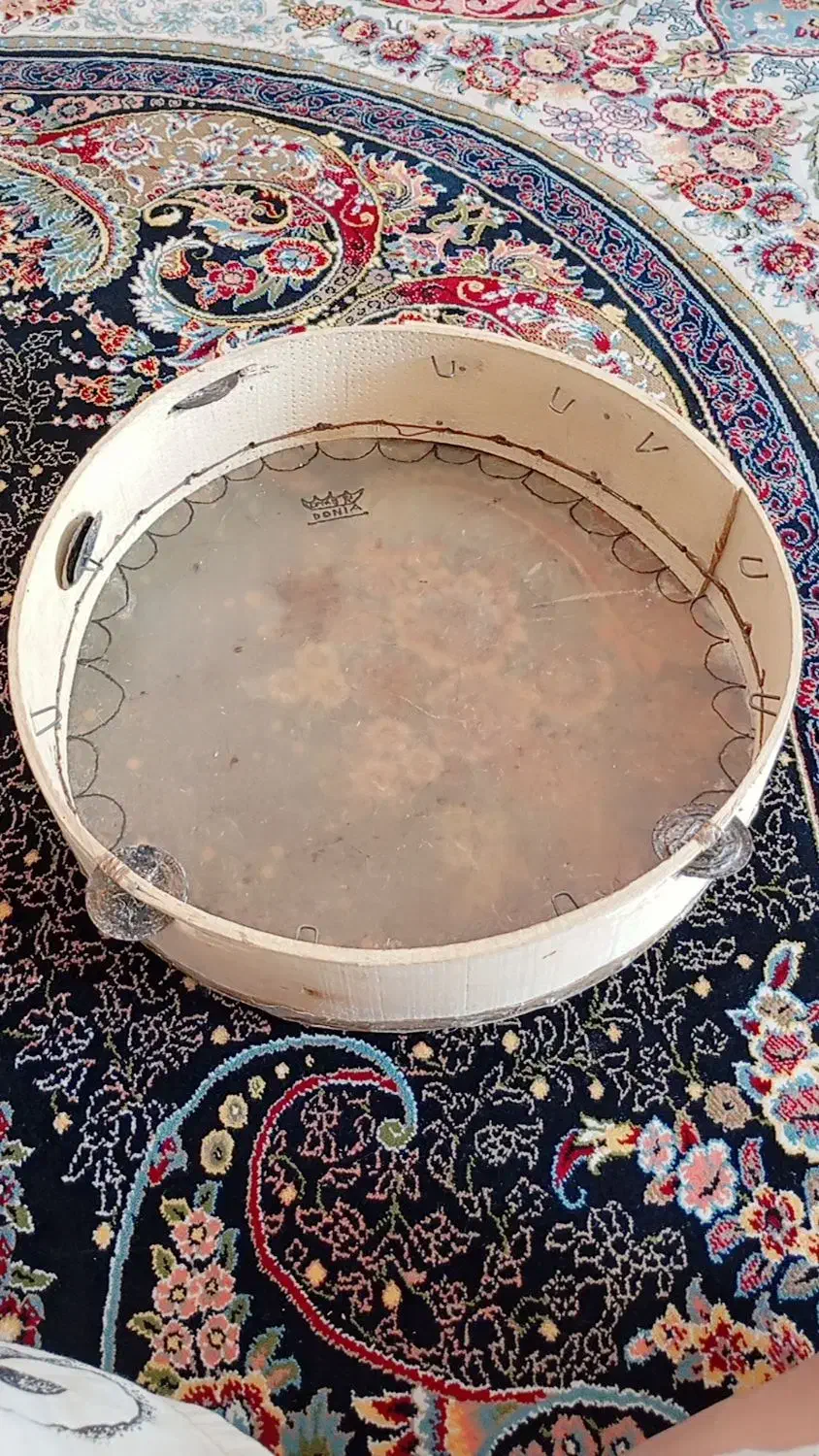 یک عدد دف|سازهای سنتی|نجف‌آباد, گلدشت|دیوار