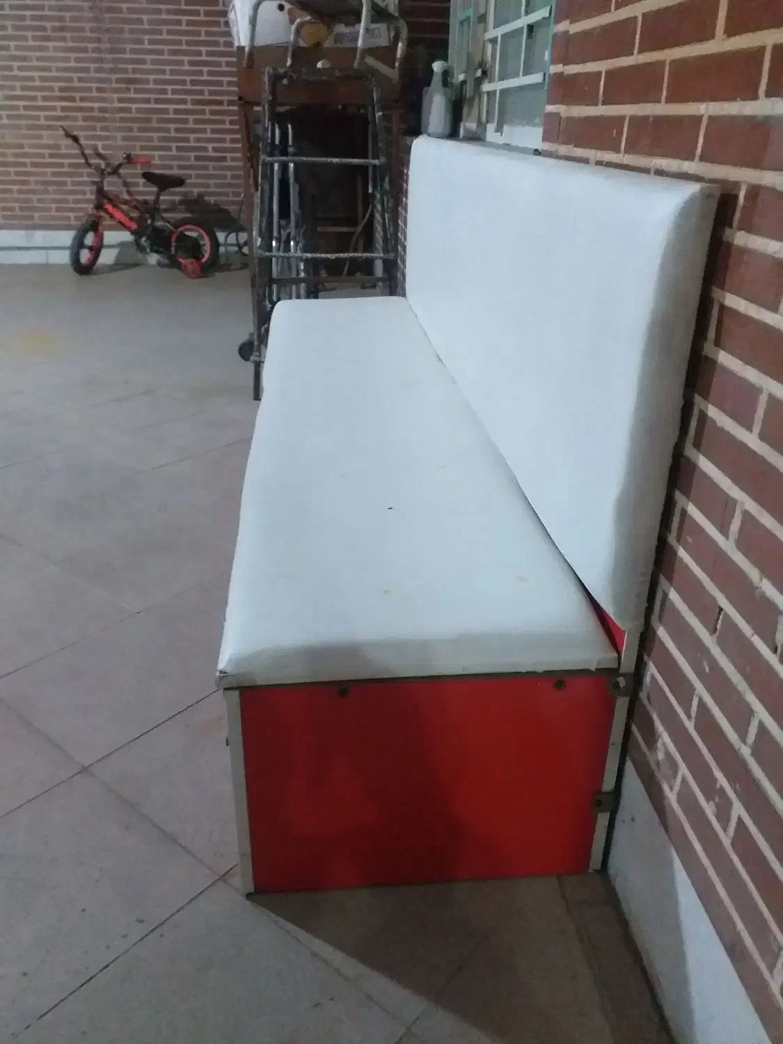 صندلی|صندلی و نیمکت|اهواز, شهرک رزمندگان|دیوار