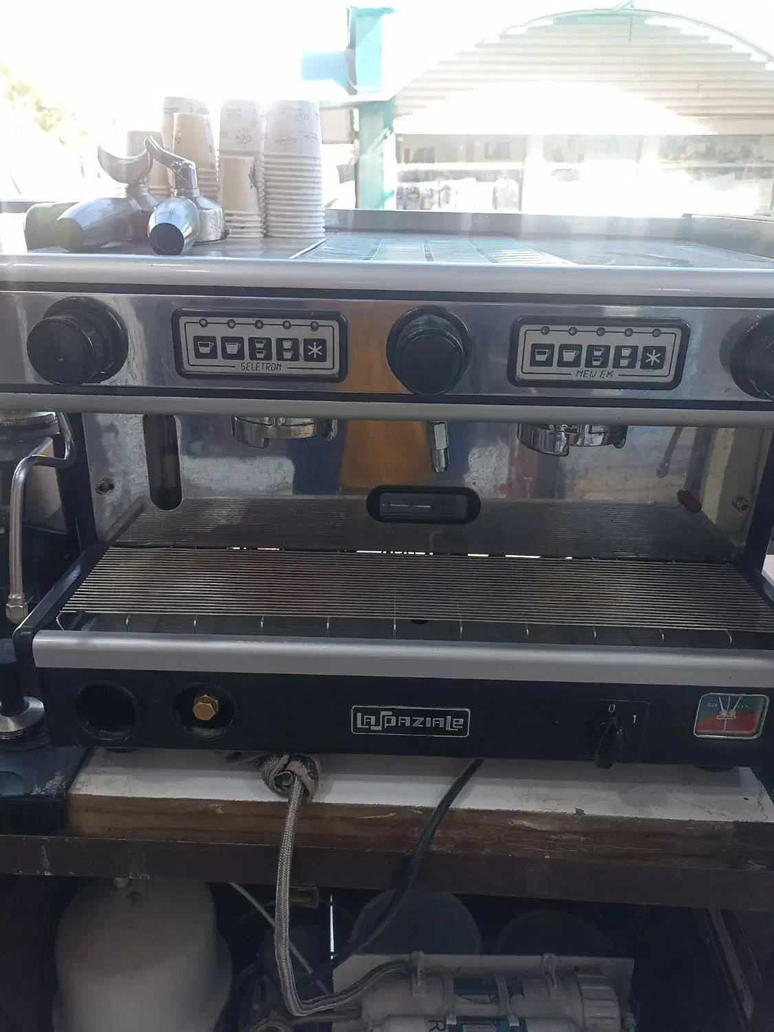 شراکت|استخدام خدمات فروشگاه و رستوران|ایلام, |دیوار