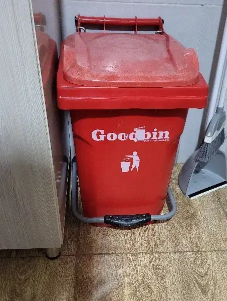 سطل اشغال بزرگ مناسب برای مغازه و دفترکار|لوازم نظافت|خوی, |دیوار