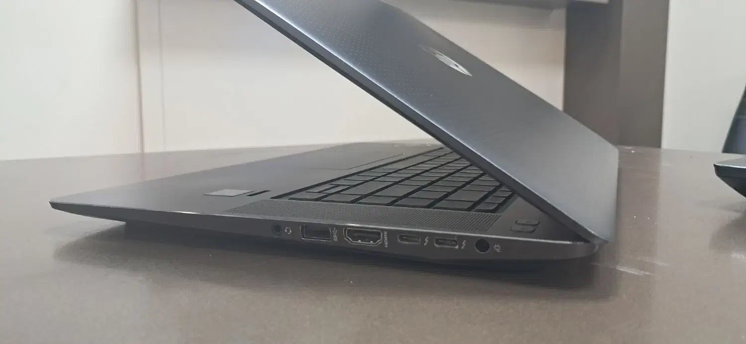 زد بوک استدیو گرافیک ۴ گیگ|رایانه همراه|قم, صفائیه|دیوار