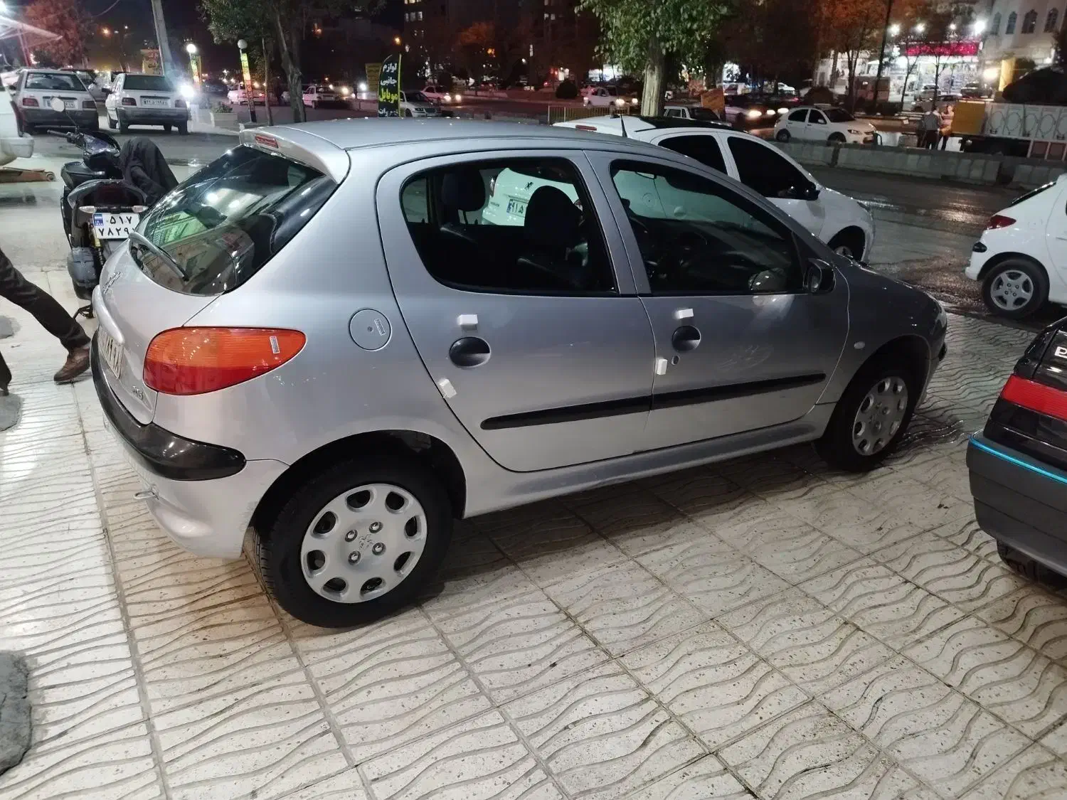 پژو 206نقره ای|خودرو سواری و وانت|کرمانشاه, |دیوار