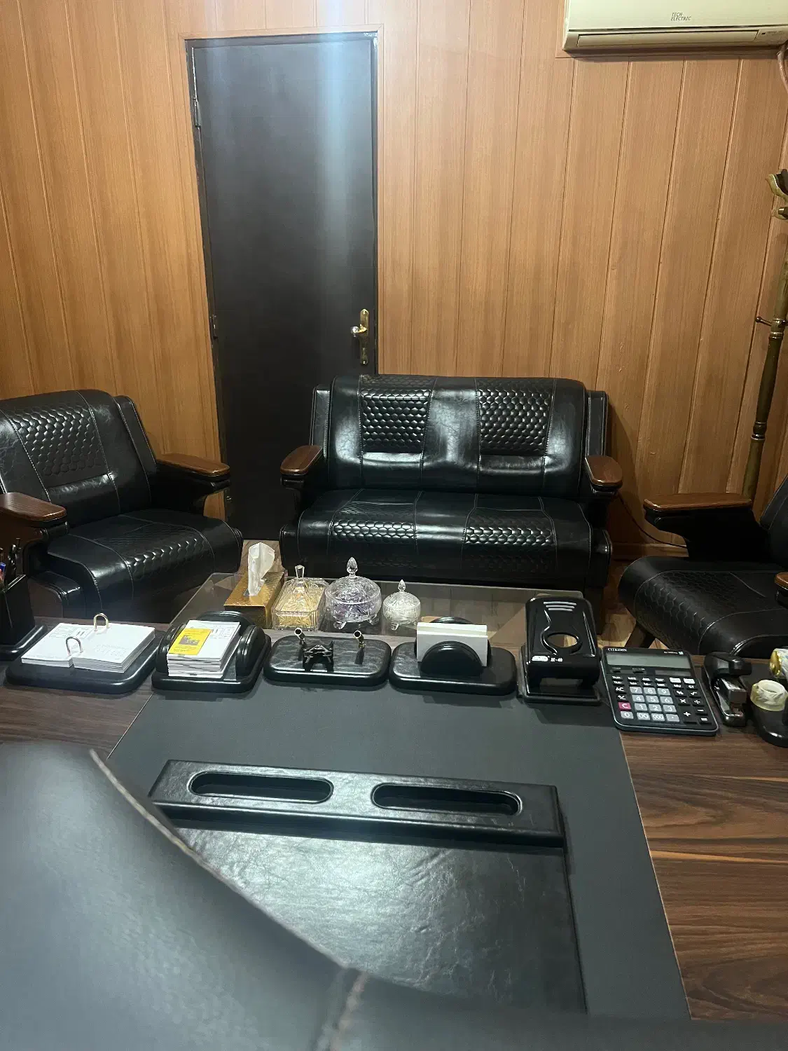 اجاره دفتر کاردر بهترین نقطه میدان انقلاب|اجارهٔ دفتر کار، اتاق اداری، مطب|تهران, نصرت|دیوار